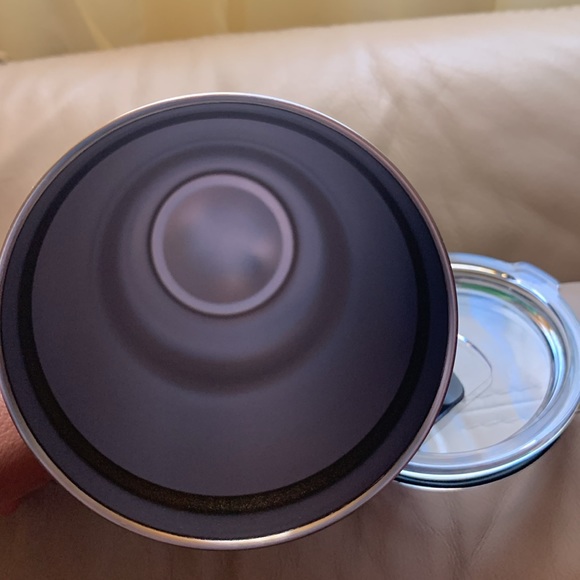 Yeti - Picture 4 of 5